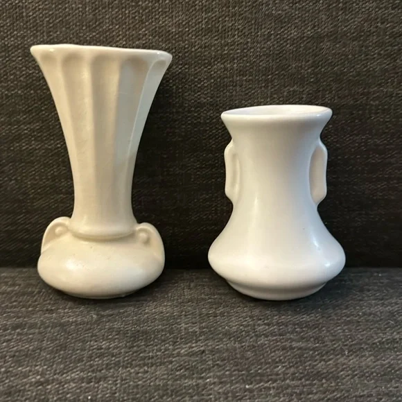 Lot of two miniature vintage vases. One marked Restoration Hardware - Haggar - Picture 1 of 7